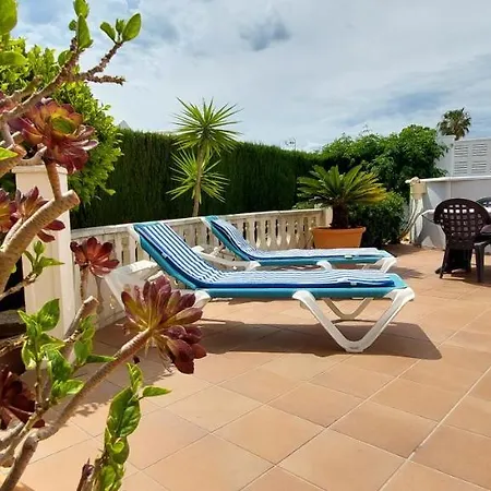 Totalmente Independiente Con Piscina Comunitaria Villa