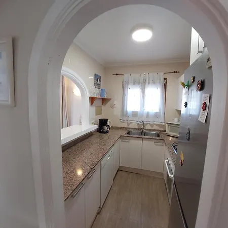 Villa Totalmente Independiente Con Piscina Comunitaria *