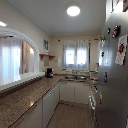 Totalmente Independiente Con Piscina Comunitaria Villa