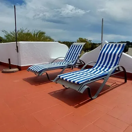 Villa Totalmente Independiente Con Piscina Comunitaria