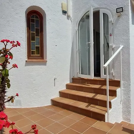 Totalmente Independiente Con Piscina Comunitaria Villa Calp