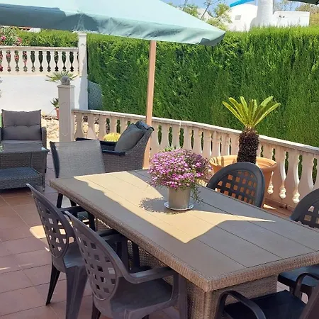 Totalmente Independiente Con Piscina Comunitaria Villa