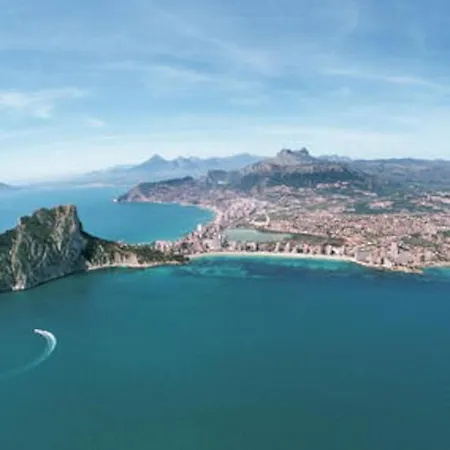 Villa Totalmente Independiente Con Piscina Comunitaria