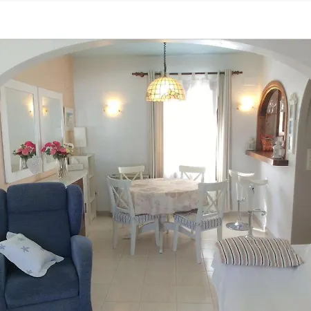 Totalmente Independiente Con Piscina Comunitaria Villa Calp